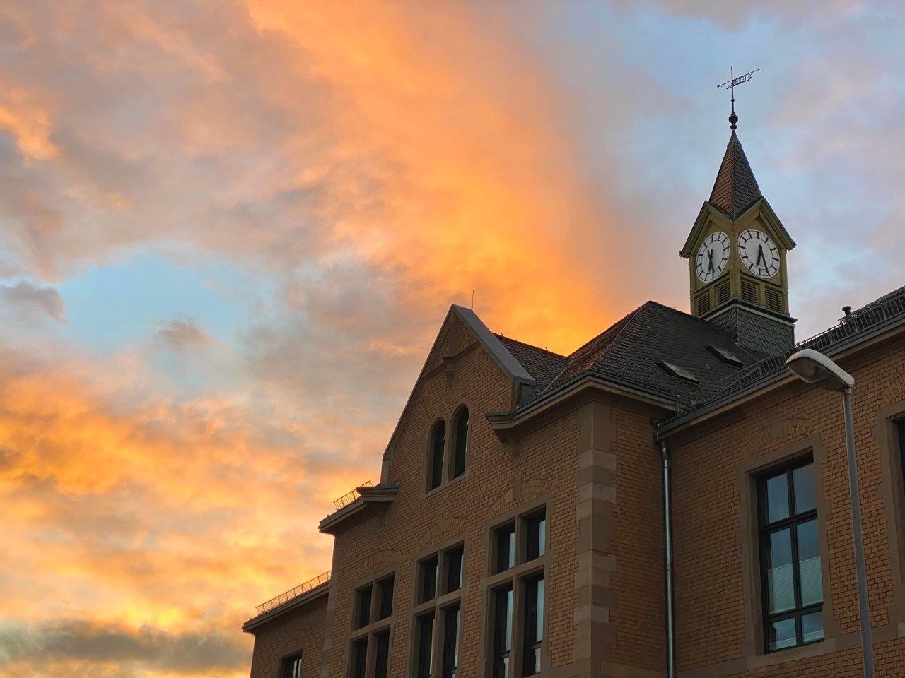 Rathaus Ginsheim - Abendrot