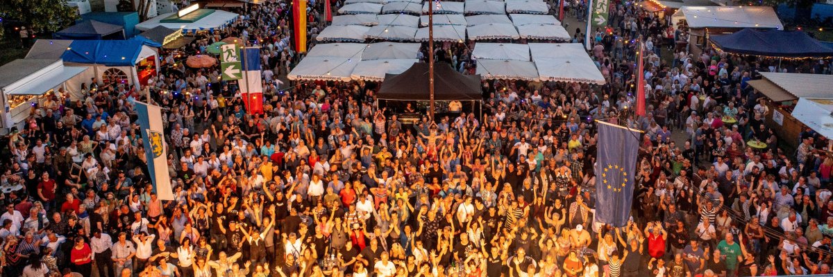 Burgfest Gustavsburg - Festplatz aus der Vogelperspektive
