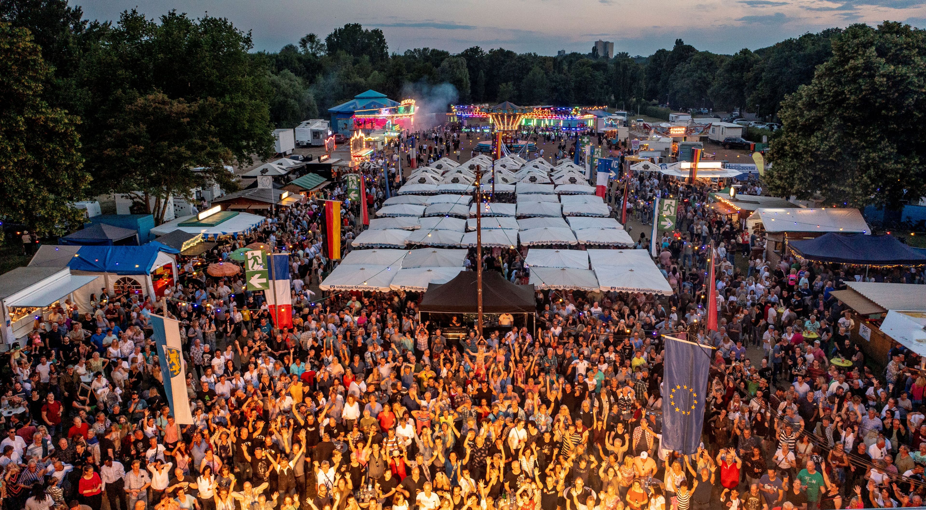 Burgfest Gustavsburg - Festplatz aus der Vogelperspektive
