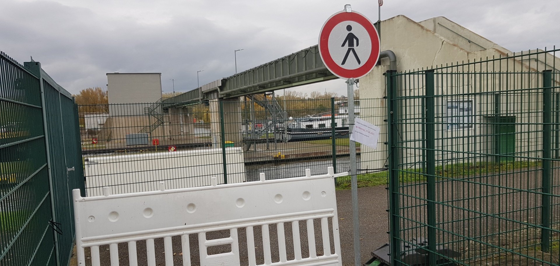 Sperrung Wehrsteg in Gustavsburg