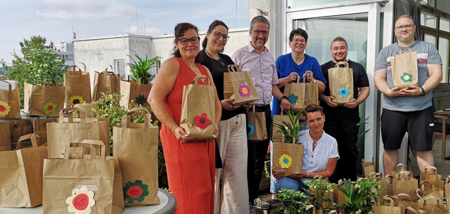 Übergabe Geschenke Übergabe Geschenke