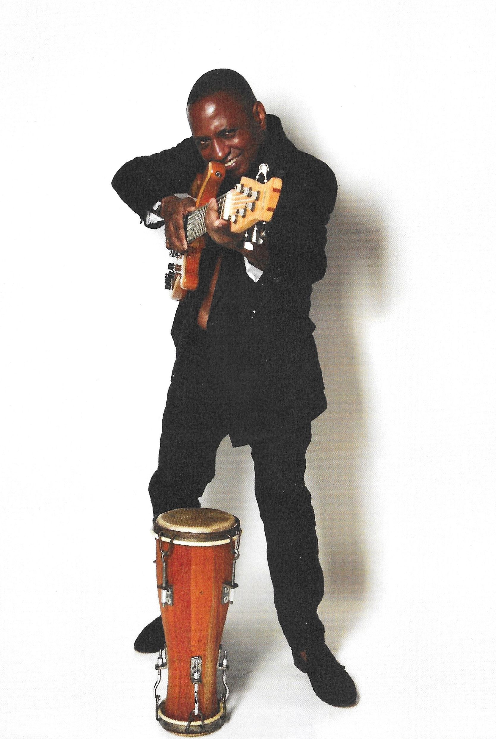 Gitarrist Alfredo Hechavarria Ruddock Gitarrist Alfredo Hechavarria Ruddock