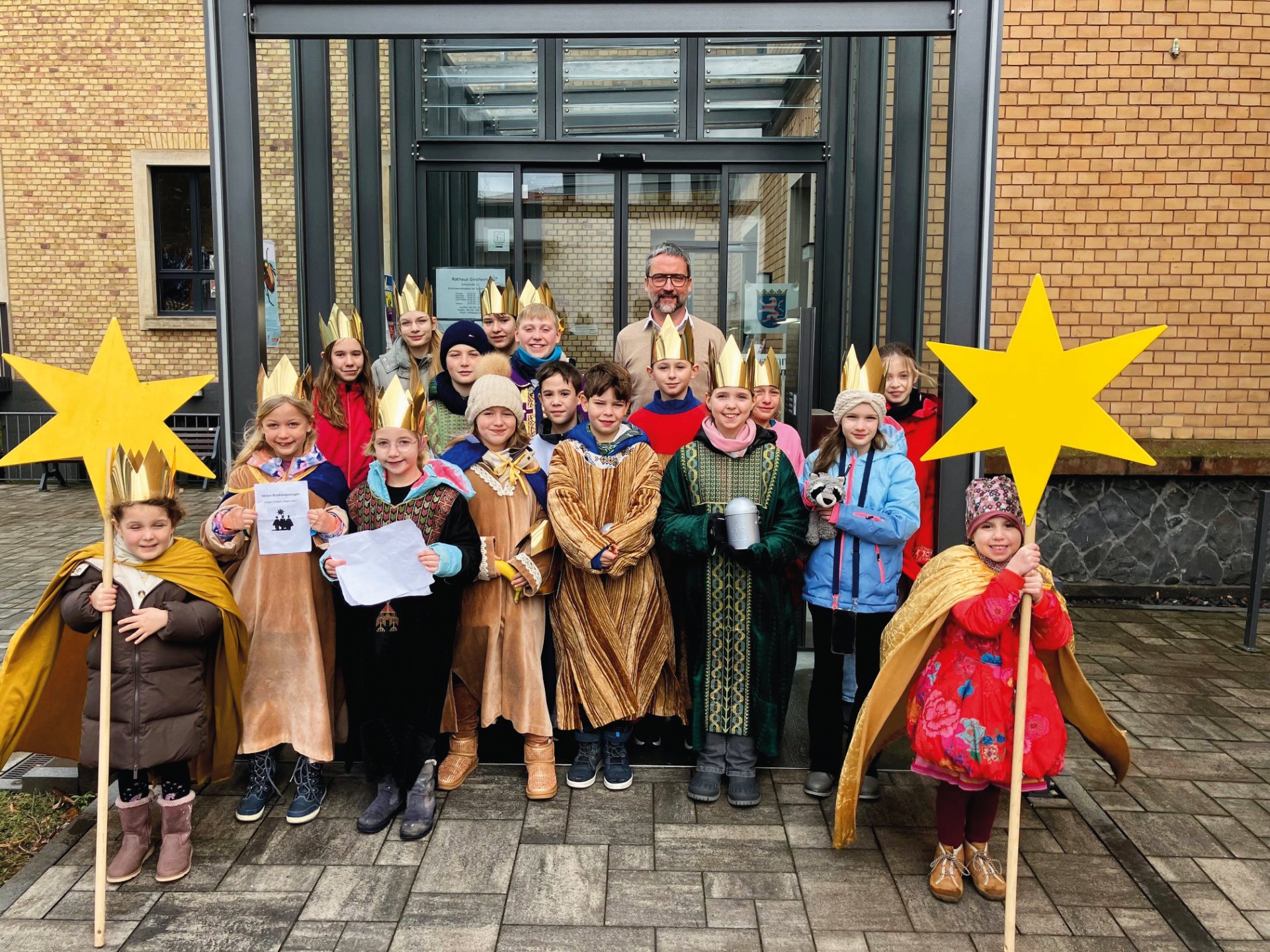 Sternsinger besuchen das Ginsheimer Rathaus