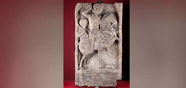 Togitio – Reitergrabstele Togitio – Reitergrabstele