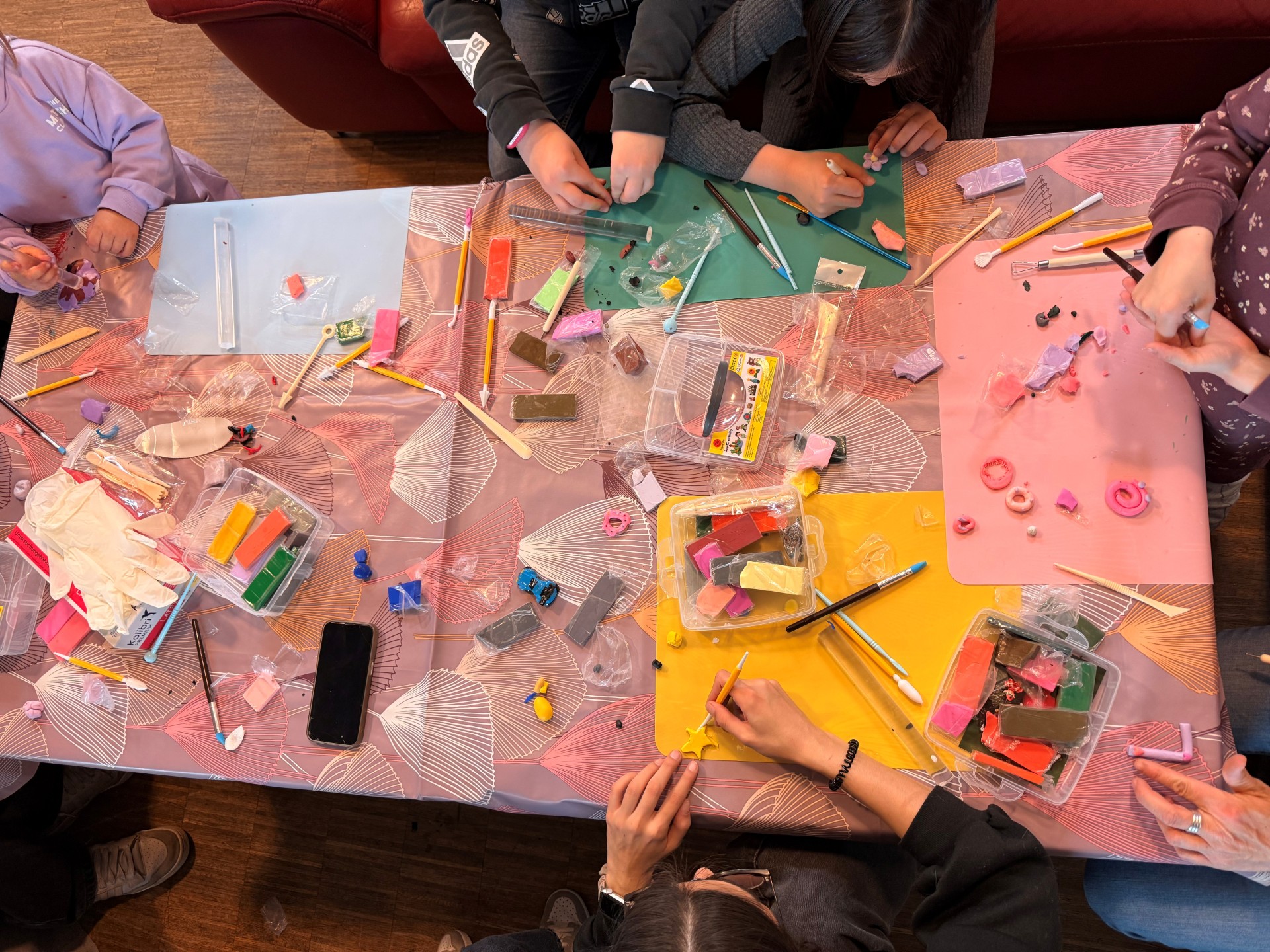 Osterbasteln im Jugendhaus Osterbasteln im Jugendhaus