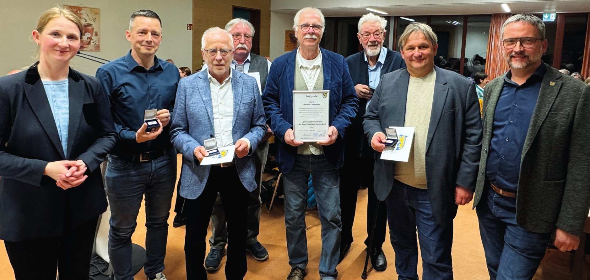 v.l.n.r.: Melanie Wegling, Jochen Capalo, Dietmar Kraft, Udo Kraft, Norbert Lindemann, Albrecht Marufke, Carsten Nickel und Bürgermeister Thorsten Siehr