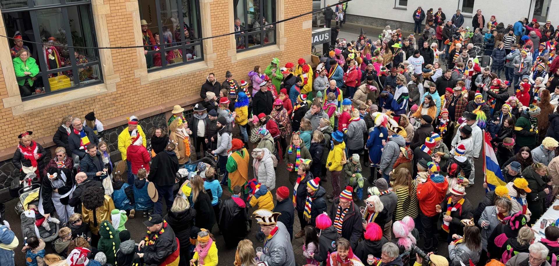 Fastnachtsstimmung am Rathaus