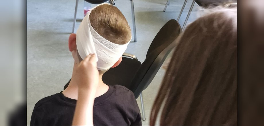 Erste-Hilfe-Kurs für Kinder Erste-Hilfe-Kurs für Kinder