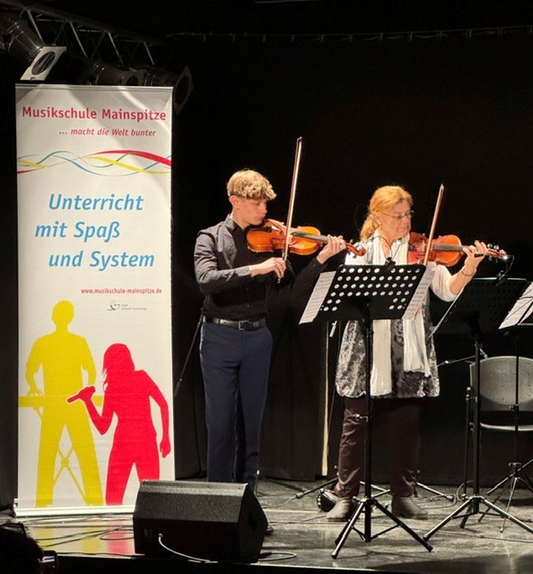 Philipp Juli und Dozentin Edeltraud Schneider Philipp Juli und Dozentin Edeltraud Schneider
