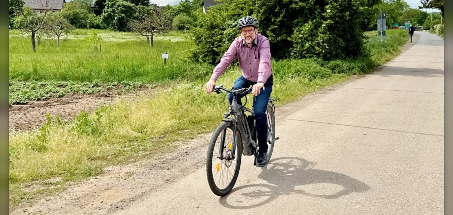 Bürgermeister Thorsten Siehr auf dem Fahrrad