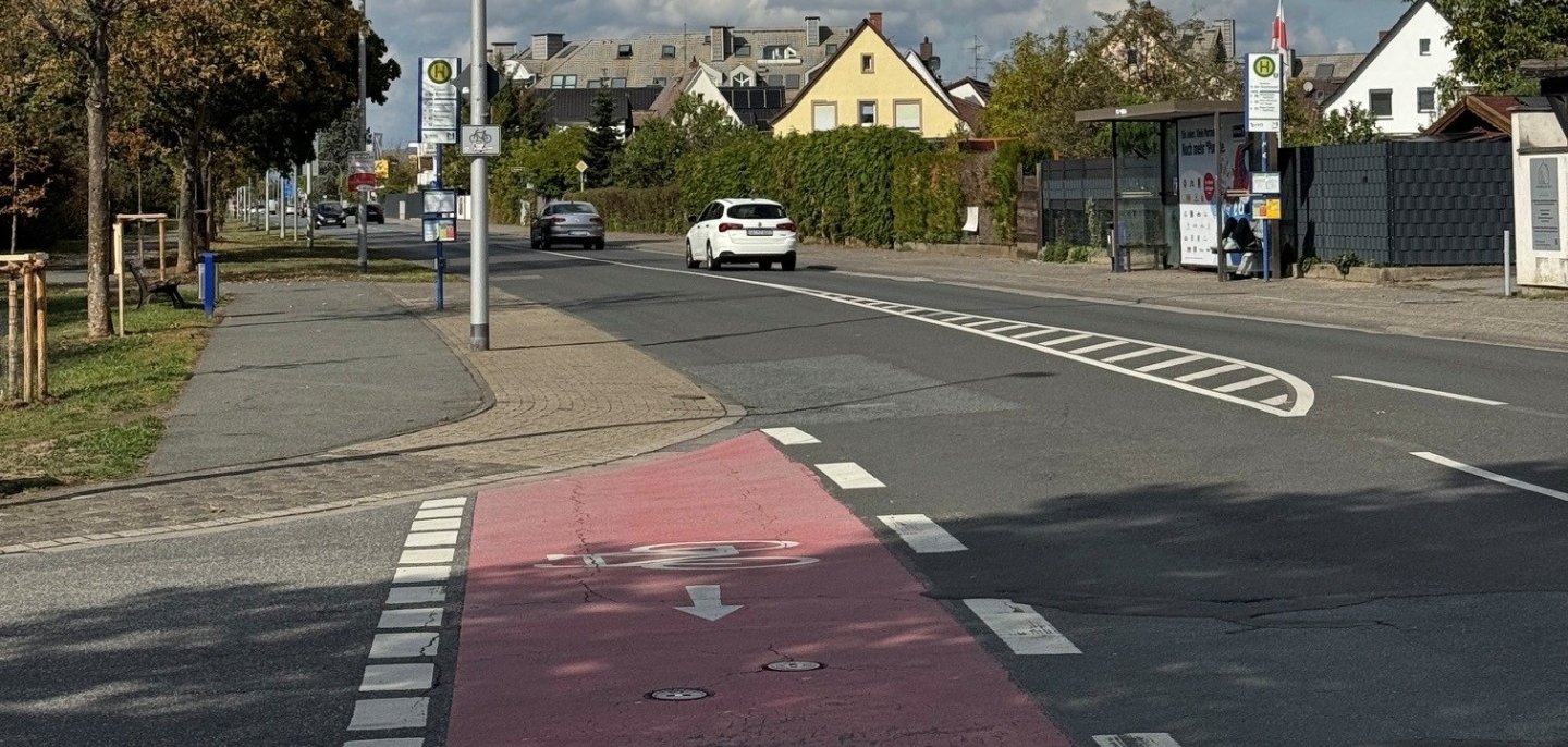 Rad- und Fußweg entlang der Rheinstraße Rad- und Fußweg entlang der Rheinstraße