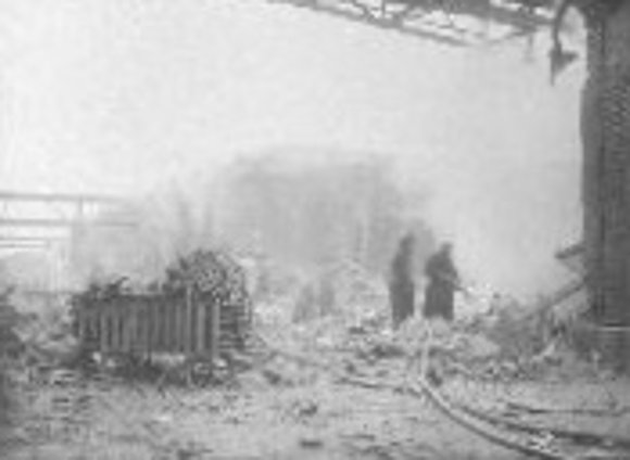 Zerstörungen nach Bombenangriffen 1944