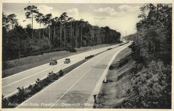 Wald an der Autobahn