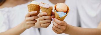 Eis geht immer: Kinder-Gartenkinder besuchten die Eisdiele in Bischofsheim