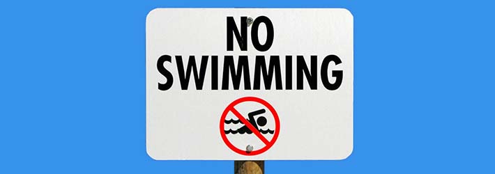 Achtung: Schwimmen verboten