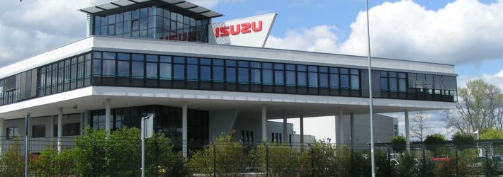 Gebäude der Firma Isuzu im Industriegebiet "Im Weiherfeld" im Stadtteil Gustavsburg