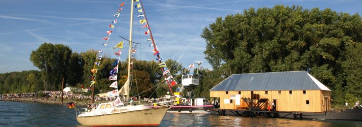 Modell einer historischen Rheinschiffsmühle