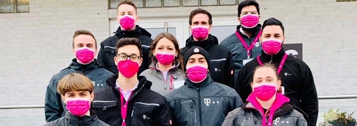Vertriebsmitarbeiter*innen informieren im Auftrag der Deutschen Telekom zu einem Glasfaser-Anschluss